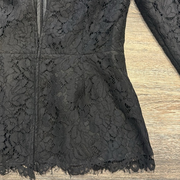 Cupcakes & Cashmere Black Lace Fitted Blazer NWT sizes S and L - Picture 4 of 5